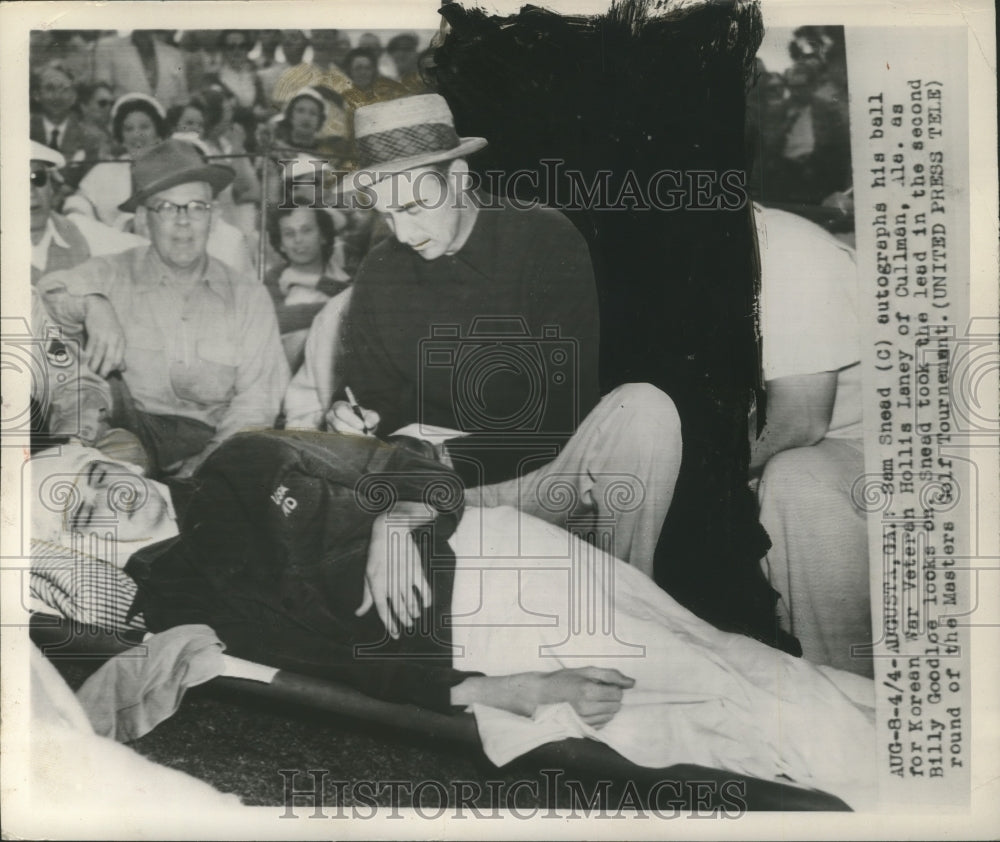 1952 Press Photo Sam Snead autographs his ball for Korean War veteran-Historic Images