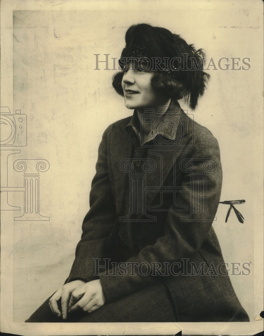 1922 Press Photo Mildred Tyne Wearing Spring Bonnet - Historic Images