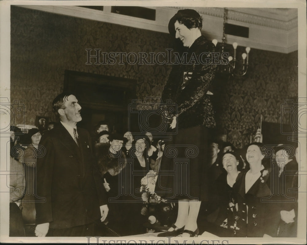 1936 Press Photo Senator Mary Farquharson Addressing Governor C.D. Martin - Historic Images