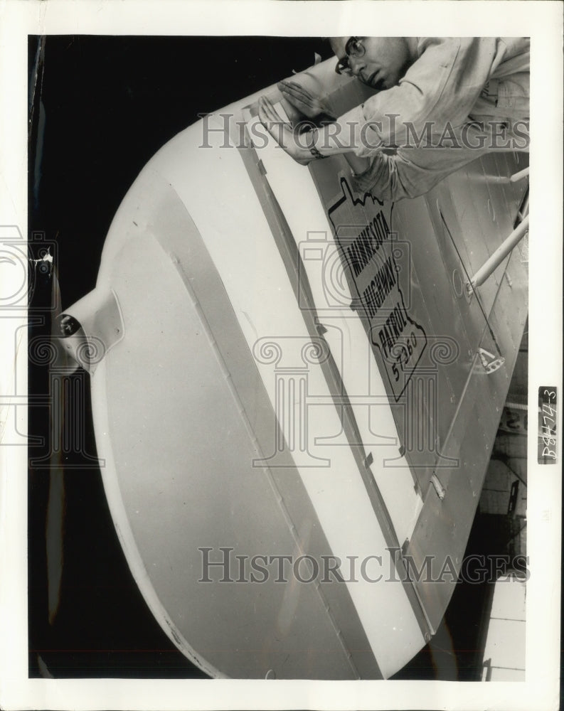 1959 Press Photo Fluorescent Tape Applied to Minnesota Highway Patrol Plane-Historic Images