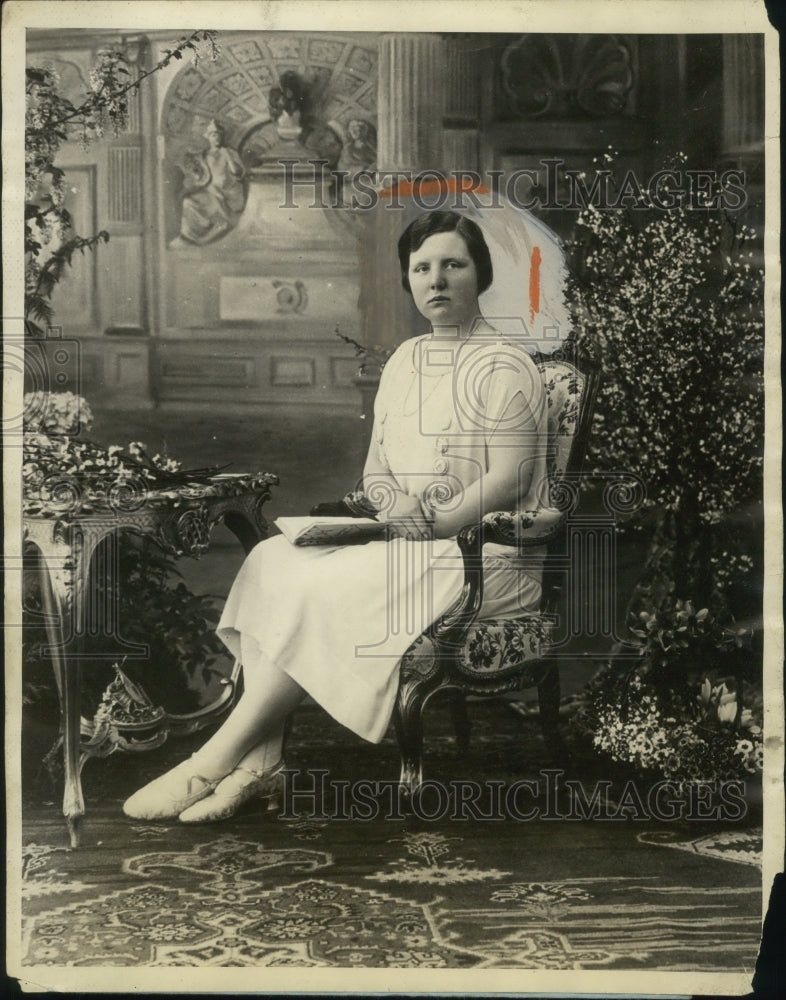 1927 Princess Juliana of the Netherlands on 18th Birthday - Historic Images