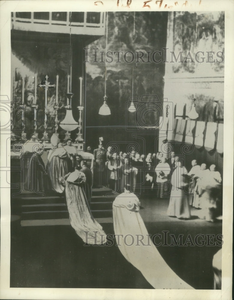 1939 Newly elected Pope Pius XII receives homage of cardinals - Historic Images