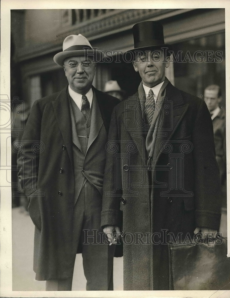 1934 Press Photo Mayor H.L. Davis of Cleveland Ohio w/ Dan H. Squire Elyria, OH - Historic Images