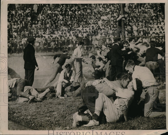 1920 Press Photo View of The Annual Flag Rush at The University of Cincinnati - Historic Images