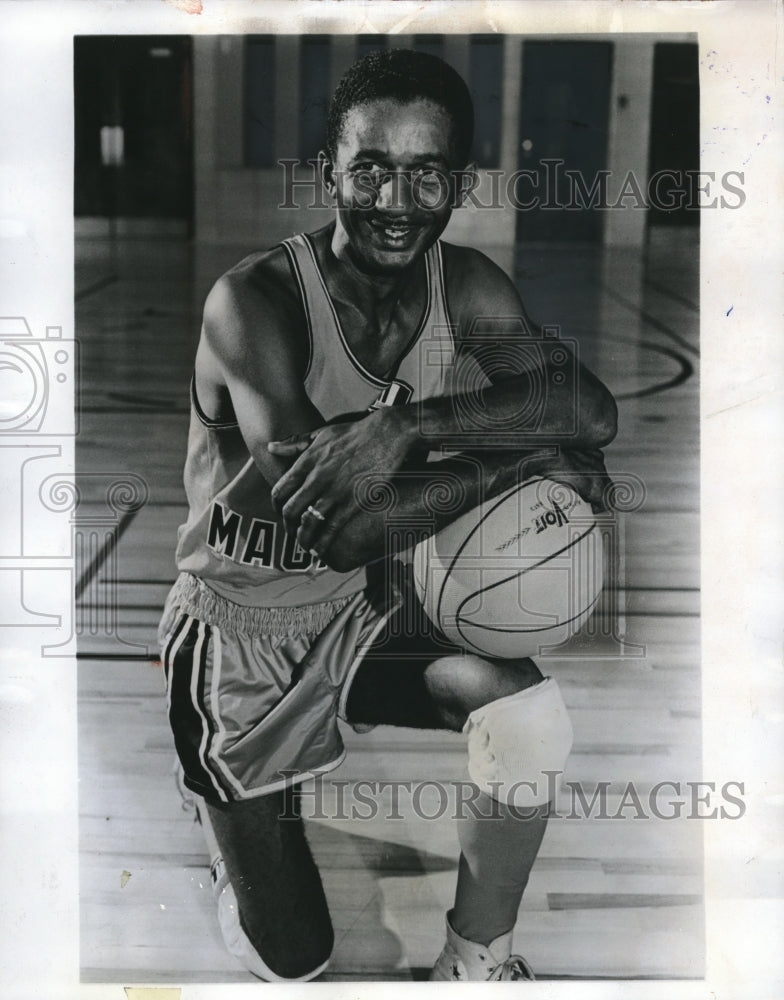 1970 Press Photo Marques Haynes, Operator of The Fabulous Magicians B-Ball Team - Historic Images