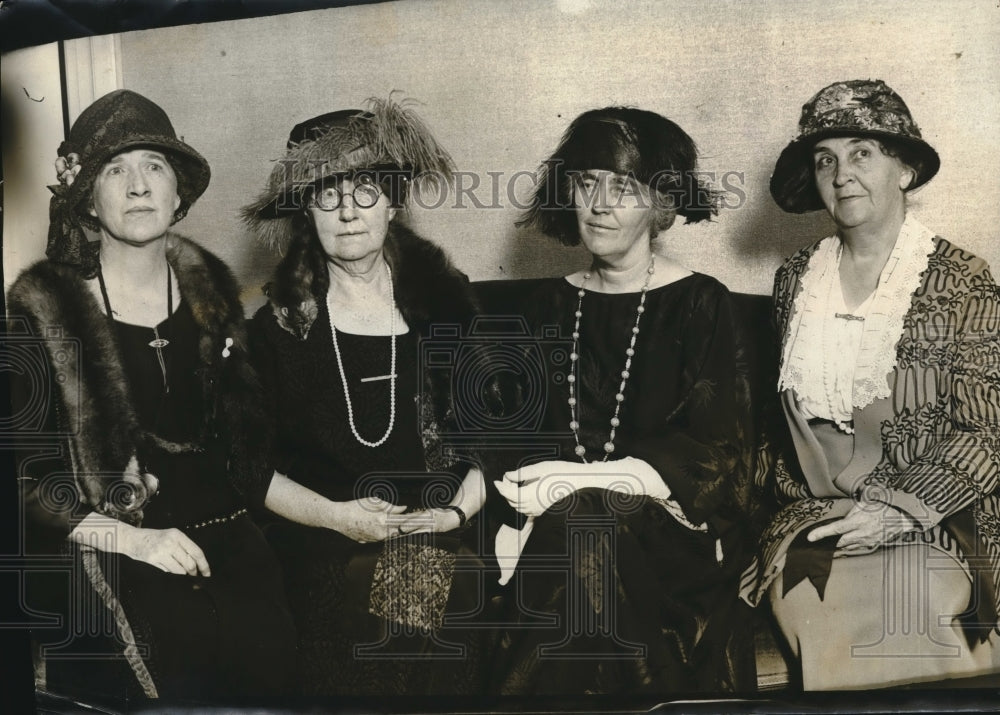 1923 Press Photo Mrs. Herbert Hoover & Other Wives of Politicians in Washington - Historic Images