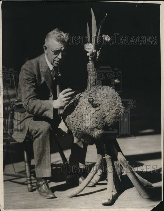 1924 Press Photo Chief Three Bears Peace Pipe Rack at Glacier National Park - Historic Images