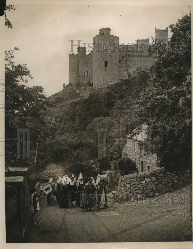 1929 Press Photo View of Traditional Harlech Castle Histoirical Pageant in Wales - Historic Images