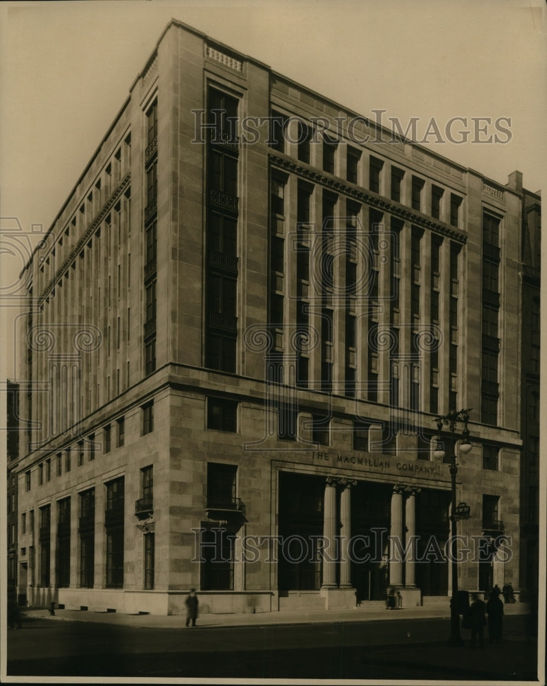 1925 Press Photo exterior of the Macmillan Publishing Company bldg. in New York - Historic Images