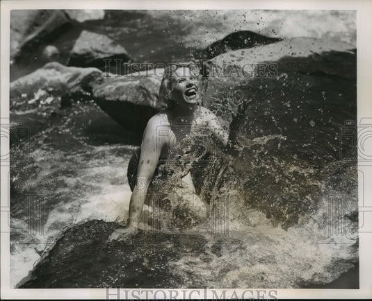 1953 Press Photo Capital Hill Secretary Miss Jeannie O'Neil Cooling Off in Creek - Historic Images