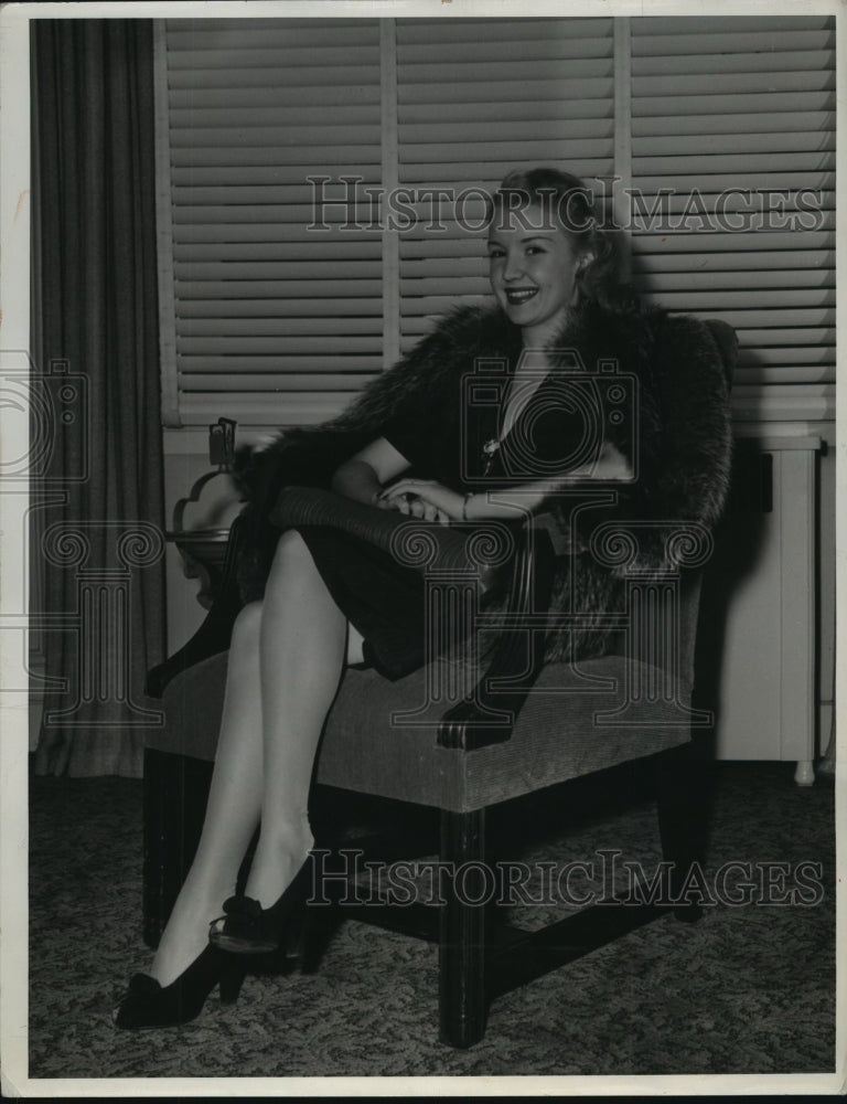 1943 Press Photo Blonde Billie Boze is in Reno to Divorce Husband Tommy - Historic Images