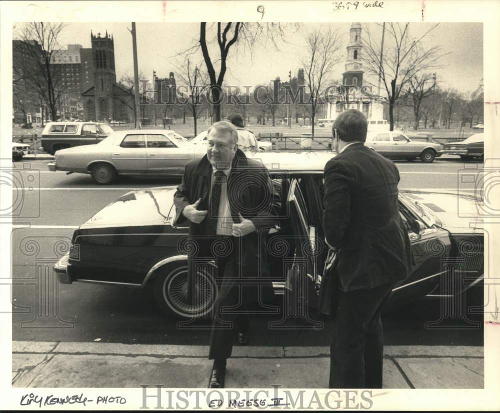 1986 Press Photo Ed Meese III steps out from Car - nha06473 - Historic Images