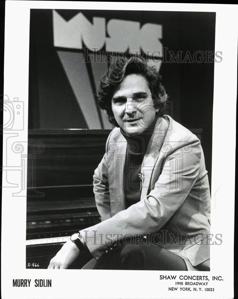 Press Photo Murry Sidlin sits at the piano - nha13509 - Historic Images