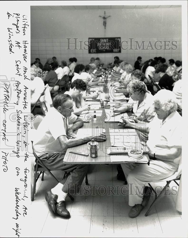 Press Photo Saint Anthony School&#39;s Bingo Participants - nht04966 - Historic Images