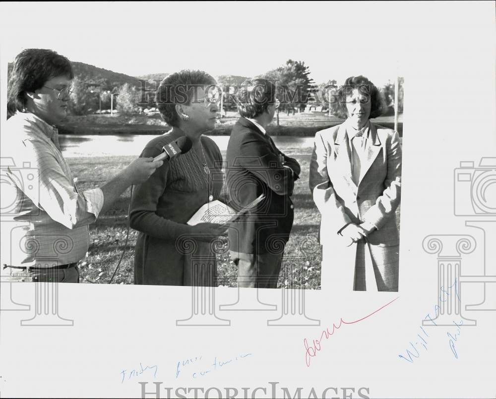 Press Photo Mayor Dee Donne speaks at Press Conference - nht05747- Historic Images