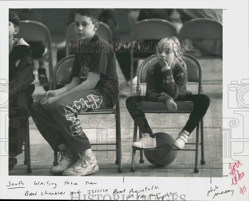 1990 Press Photo Brad Chambers, Jessica Poniatoski at Free Throw Contest in CT- Historic Images