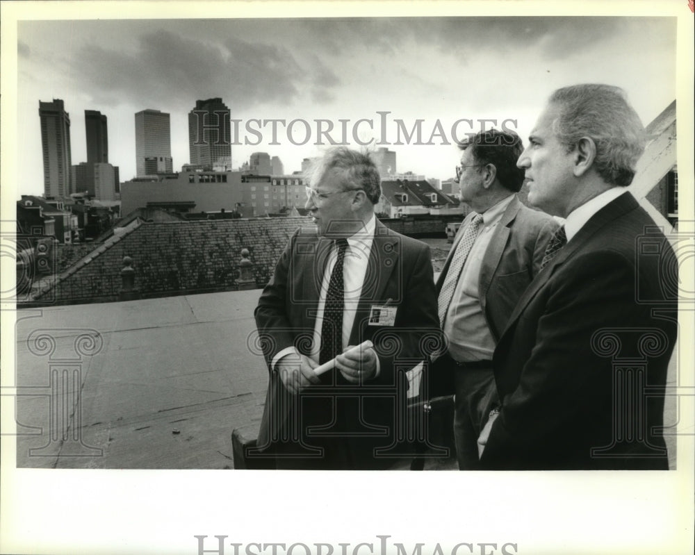 1989 Cabildo Museum directors announce $100,000 gift for restoration-Historic Images