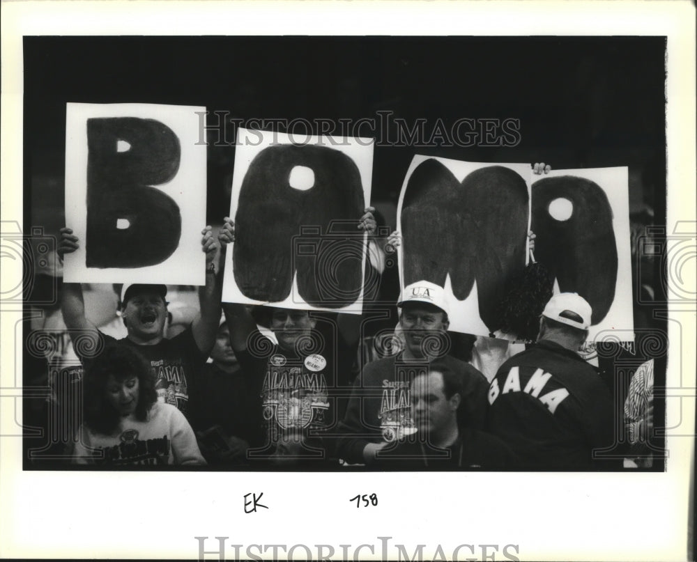 Alabama Fans In Full Gear At Sugar Bowl New Orleans - Historic Images