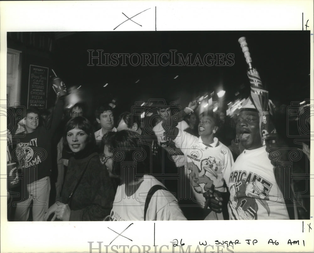 1980 Press Photo Sugar Bowl fans celebrate - noa00195 - Historic Images