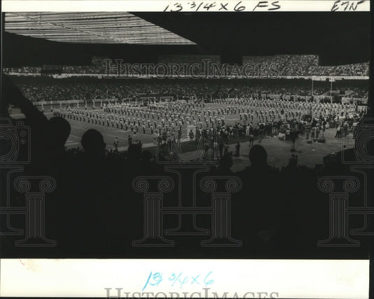 1980 Press Photo Sugar Bowl - Bands cover field during festivities at Superdome. - Historic Images