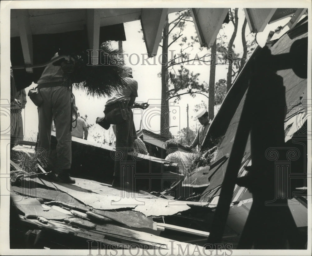 1969 Press Photo Hurricane Remains of Home-Bay St. Louis, Mississippi Area - Historic Images