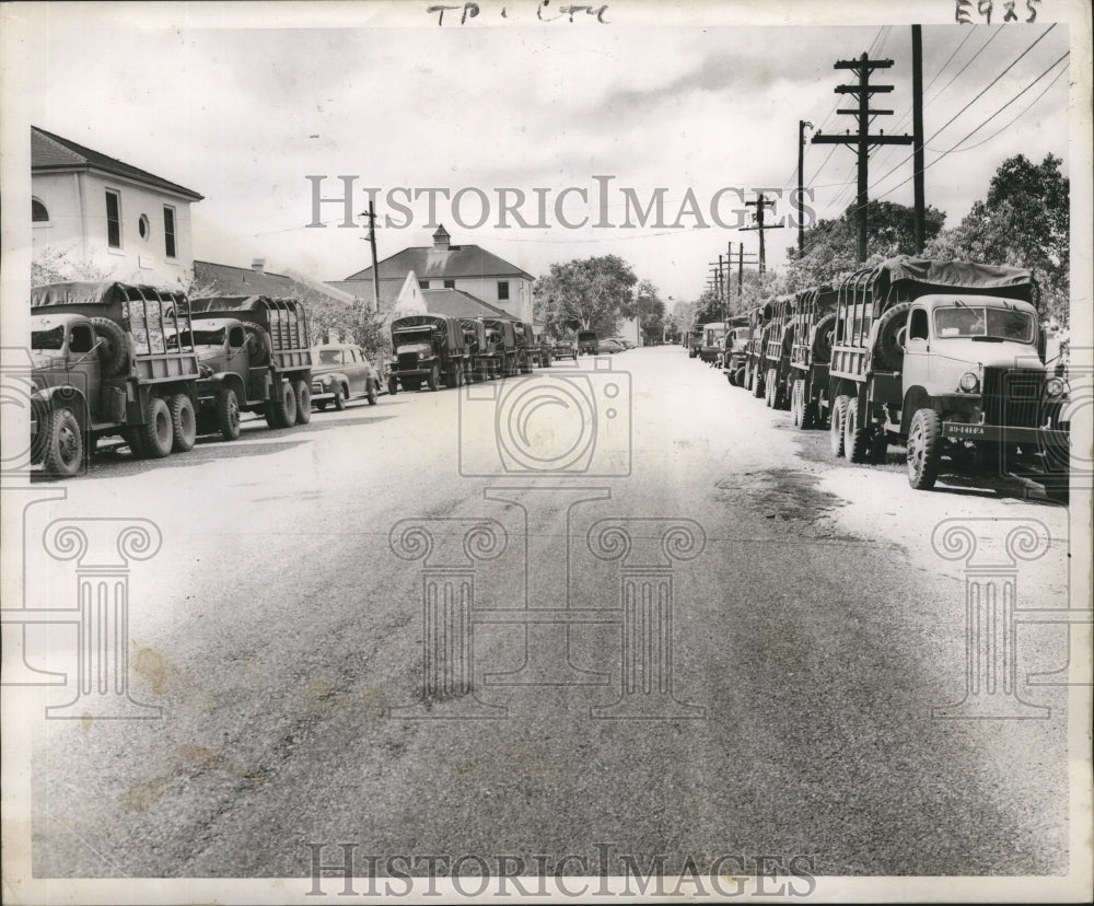 1950 Vehicles Prepared to Evacuate Hurricane Victims New Orleans - Historic Images