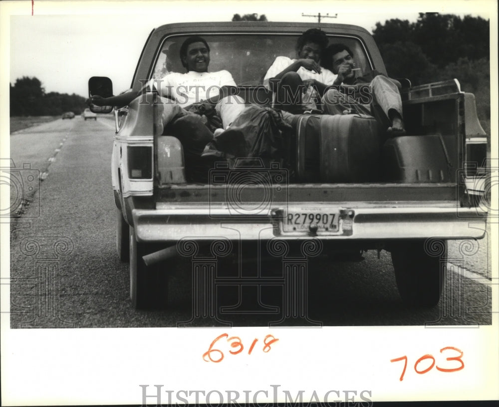 1988 Hurricane Gilbert - Residents leave Plaquemines for shelter. - Historic Images