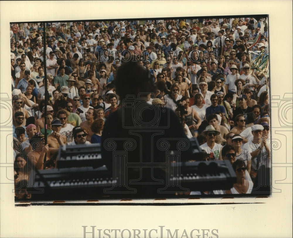 1995 New Orleans Jazz Festival - View of the large crowd. - Historic Images