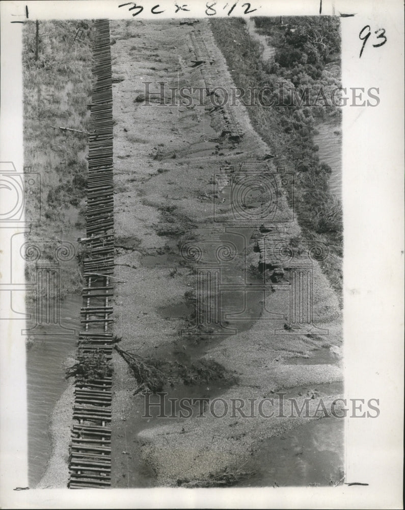 1969 Press Photo Tracks Lifted from Railroad Bed - noa01298 - Historic Images