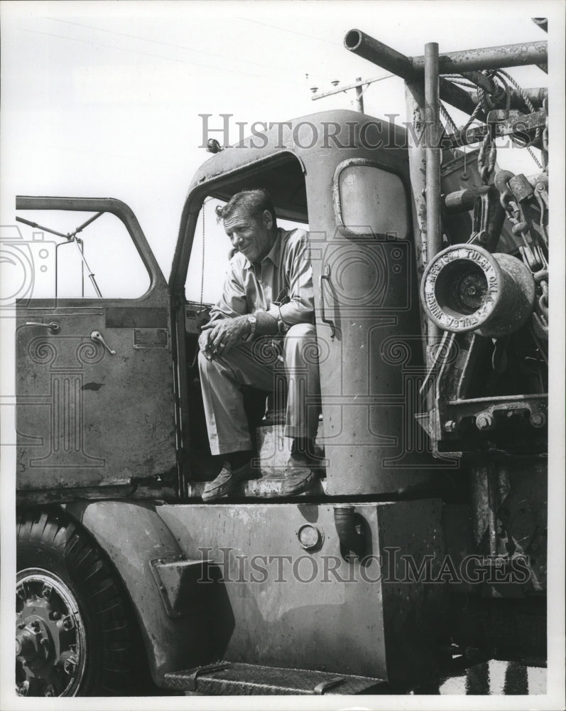 1969 Press Photo A.W. Smith in Crane After Hurricane Camille - noa01303 - Historic Images