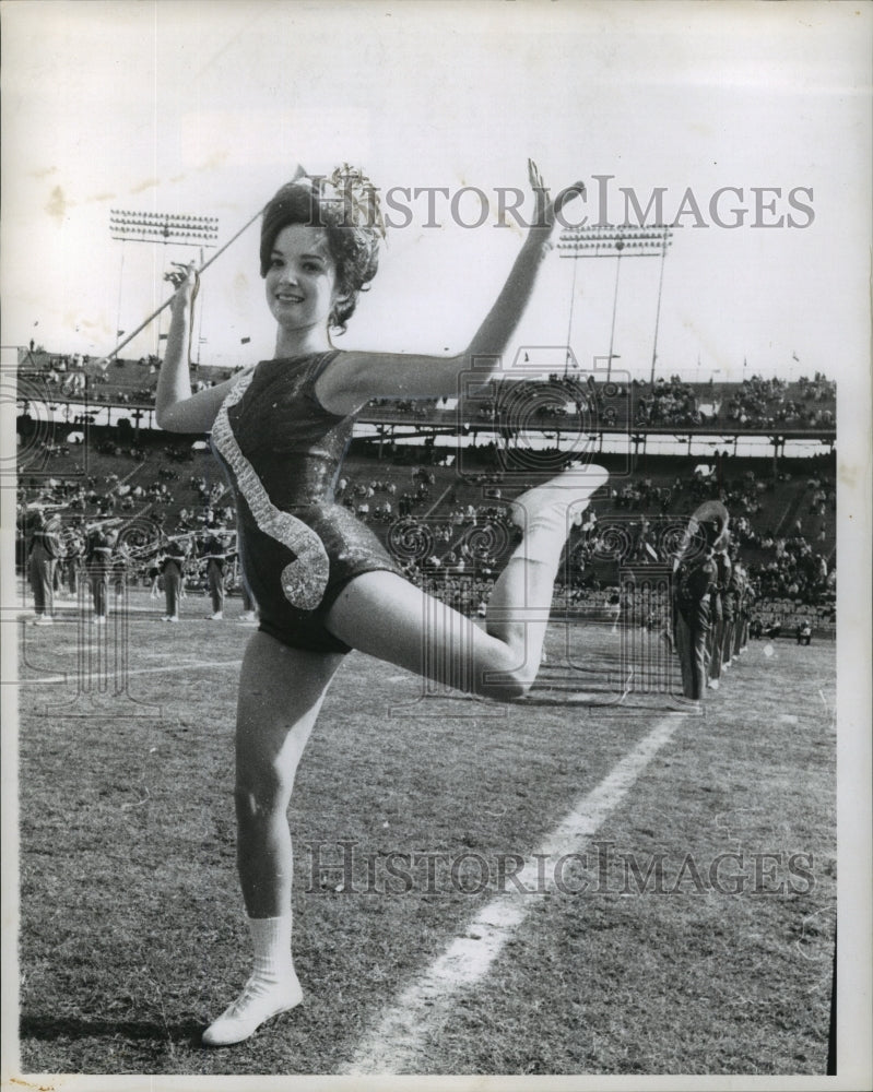 1969 Press Photo Sugar Bowl- Twirler does her stuff. - Historic Images