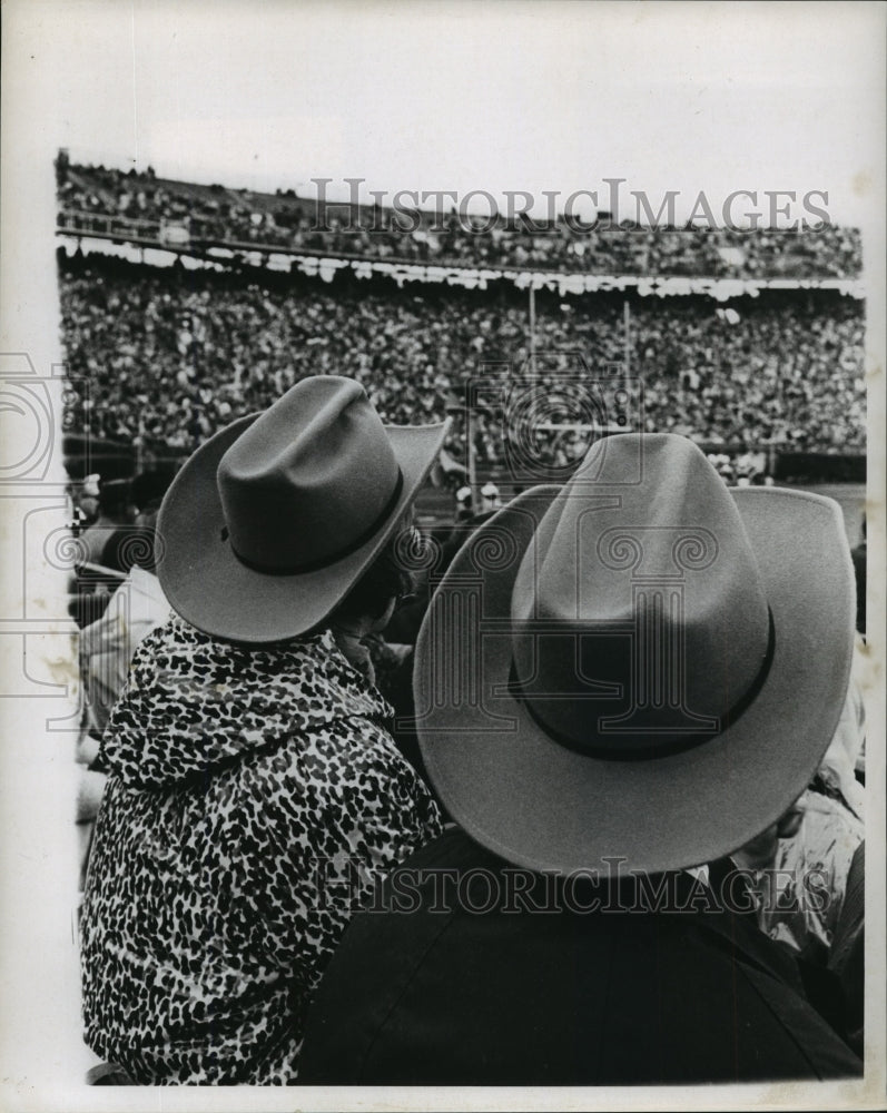 1968 Press Photo Sugar Bowl- Cowboy hats in crowd at the Sugar Bowl - Historic Images