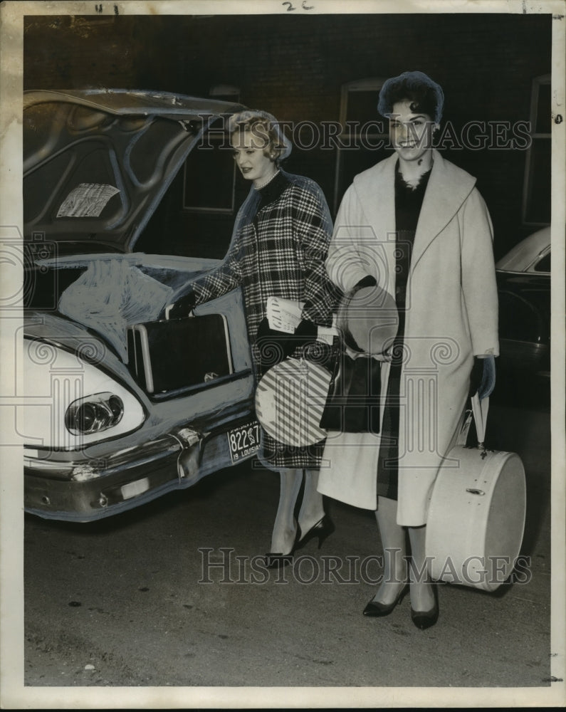 1958 Sugar Bowl - Ladies Arrive to Join the Crowd - Historic Images