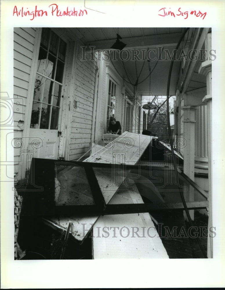 1992 Hurricane Andrew, New Orleans - Franklin Girl sifting Debris-Historic Images