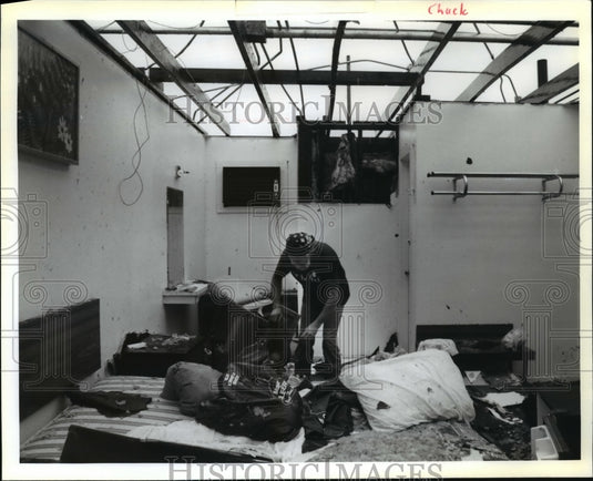 1992 Hurricane Andrew- Tornado damage spawned from Hurricane Andrew - Historic Images