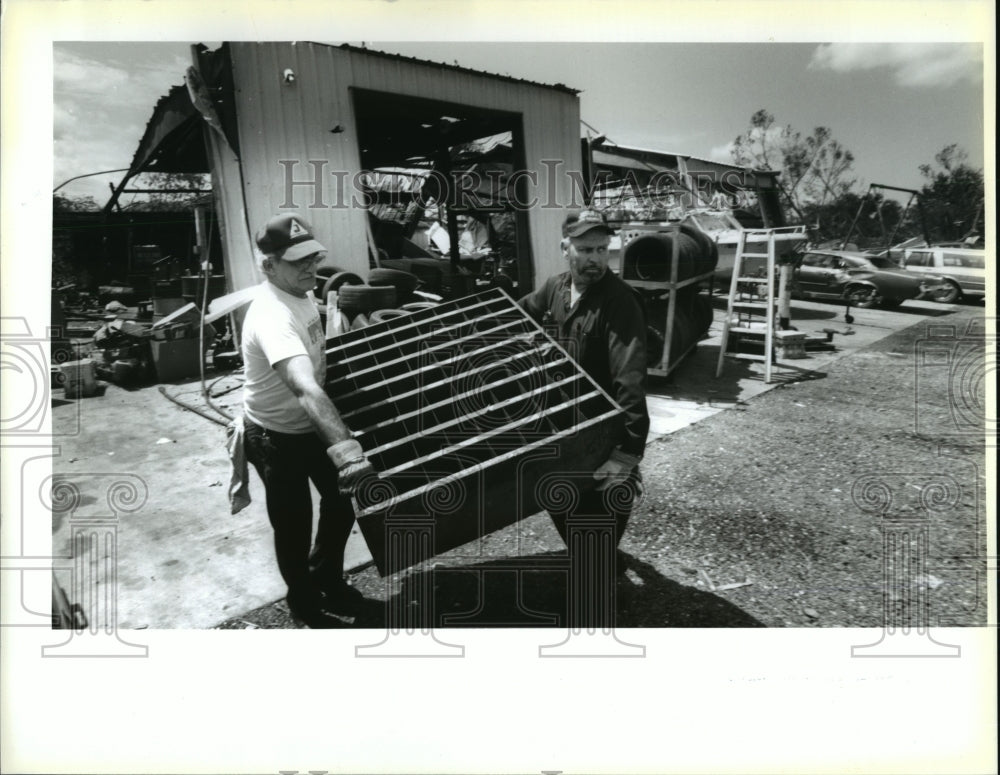 1992 Press Photo Hurricane Andrew - Tony Oliveri &amp; Jerry Jacob Sr. clean up. - Historic Images