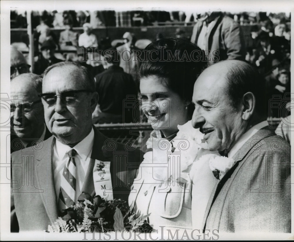 1969 Press Photo Sugar Bowl - Two Unidentified Men &amp; Woman at Sugar Bowl - Historic Images