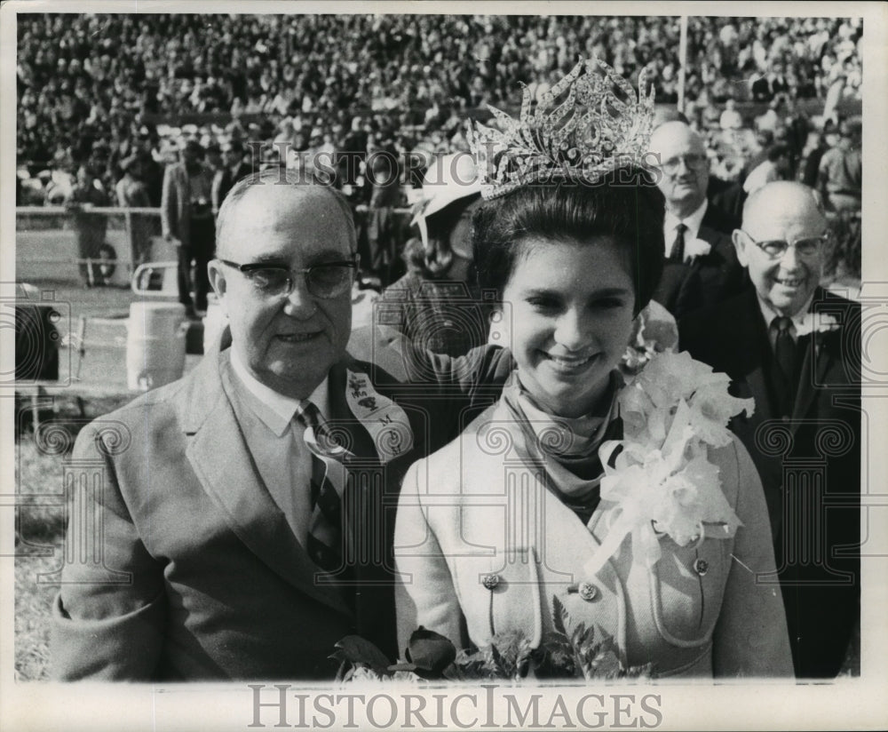 1969 Sugar Bowl - Sugar Bowl Queen Escorted on Field - Historic Images