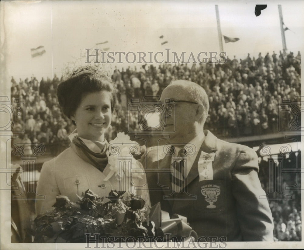 1969 Press Photo Sugar Bowl - Sugar Bowl Smiling with Escort - noa02441 - Historic Images