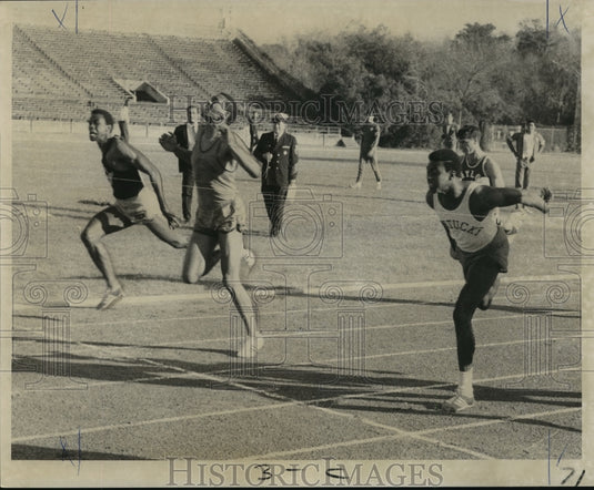 1969 Press Photo Sugar Bowl- Sugar Bowl Track meet at Tad Gormley Stadium.- Historic Images