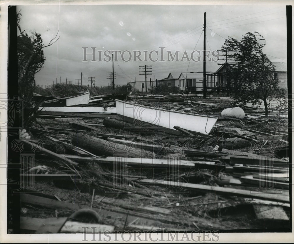 1964 Press Photo Hurricane Hilda - Debris Strewn Around - noa02603 - Historic Images