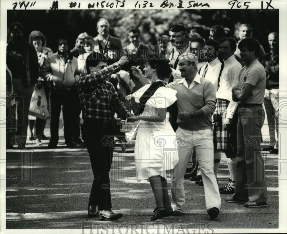 1982 Press Photo Couple Scottish Dancing in Jackson Square - noa02649 - Historic Images