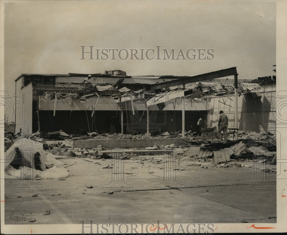 1965 Hurricane Betsy - Cleanup at Supermarket in Galliano, Louisiana - Historic Images