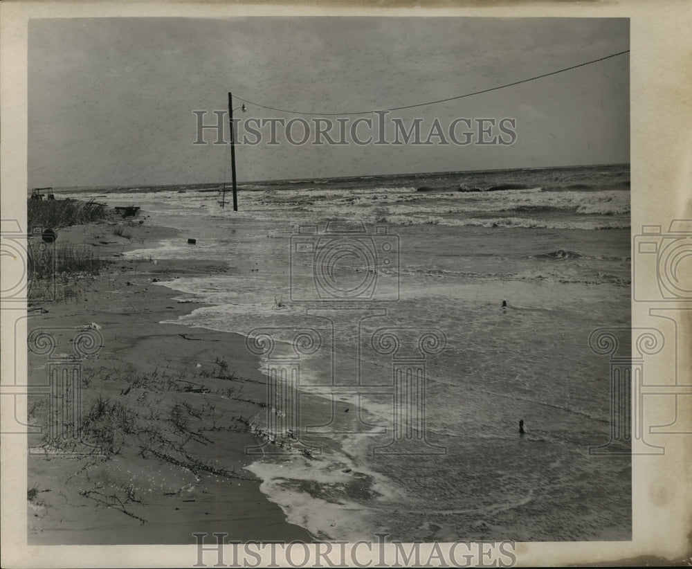 1965 Hurricane Betsy - View of flooding in New Orleans, Louisiana. - Historic Images