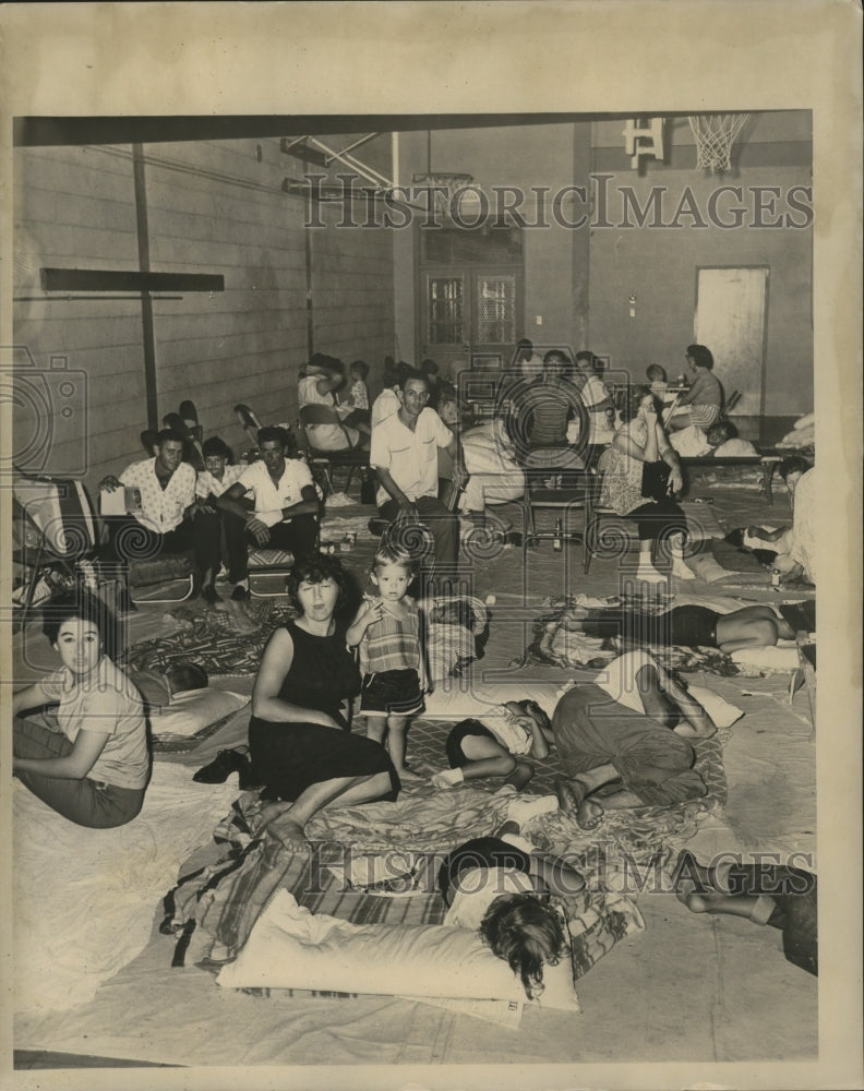 1961 Press Photo Hurricane Carla- Shelter at St. Bernard High School. - Historic Images