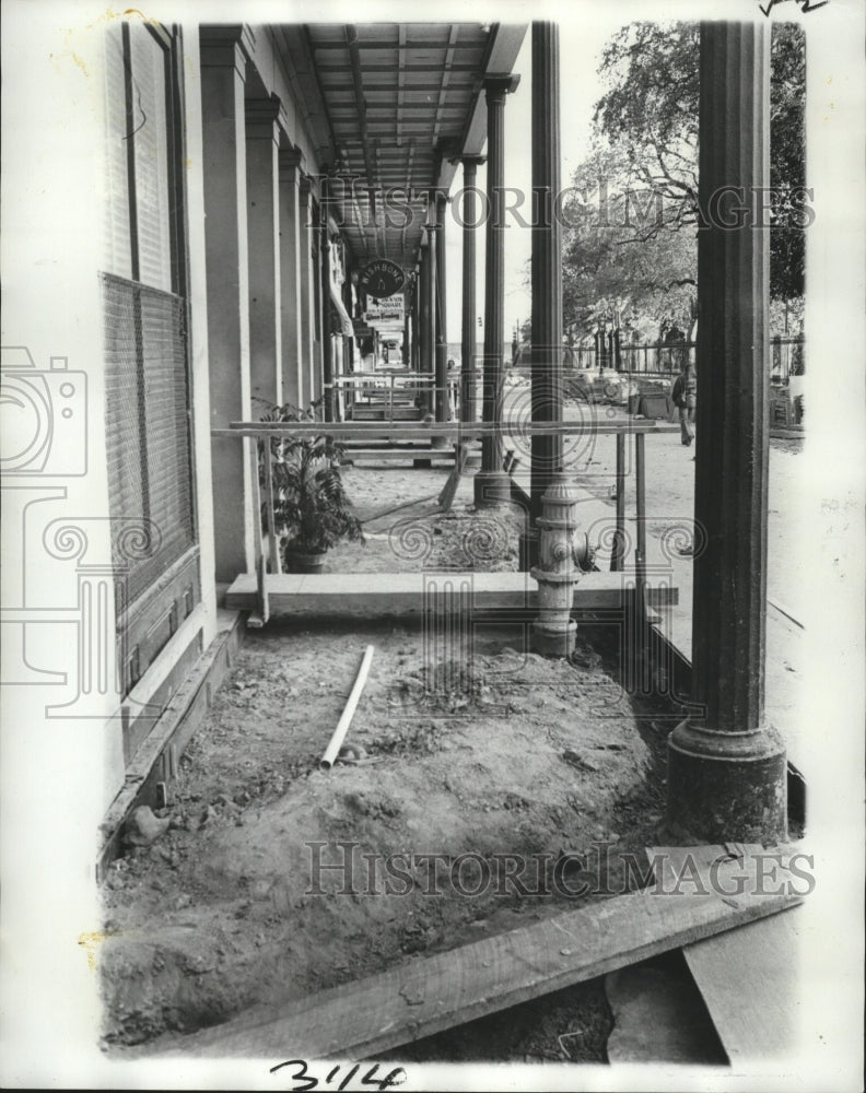 1975 Press Photo Jackson Square renovations-sidewalks dug up for flagstones - Historic Images