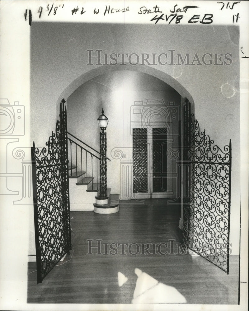 1976 Press Photo Huey P. Long House with Wrought Iron Gates at Kingfish Castle - Historic Images