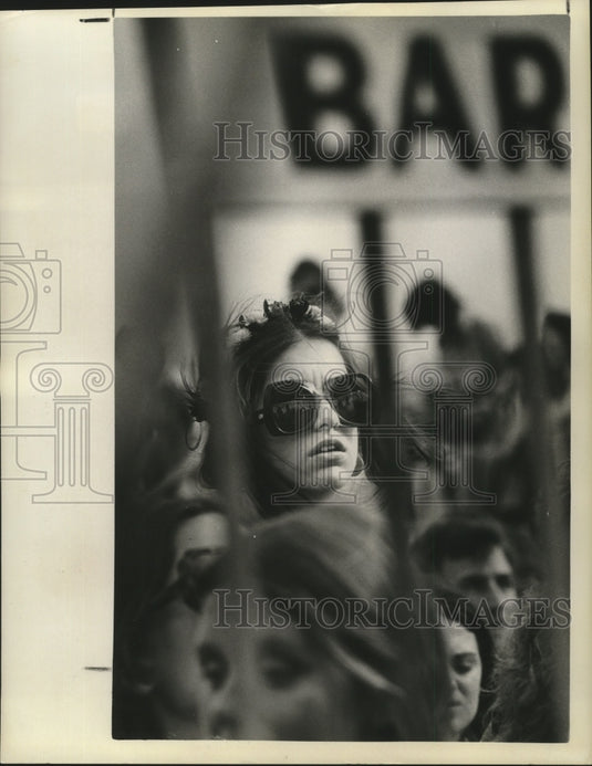 1976 Press Photo New Orleans - Woman in Sunglasses at Jazz & Heritage Festival - Historic Images