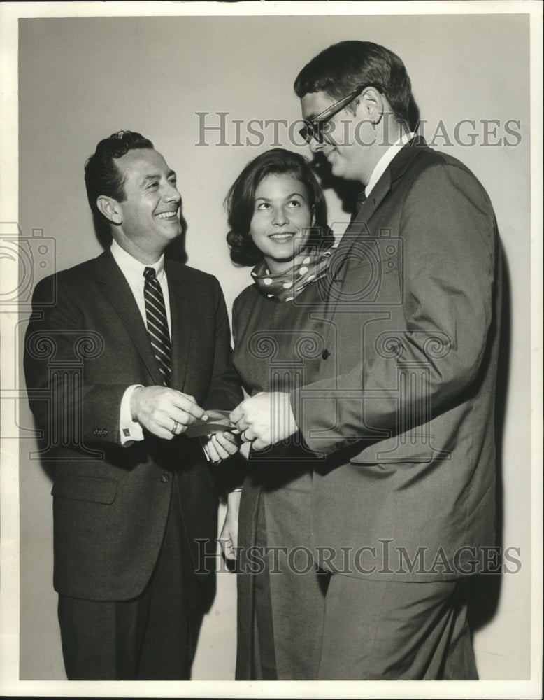 1965 Hurricane Betsy- Betsy fund checks totalling $1,853 presented. - Historic Images