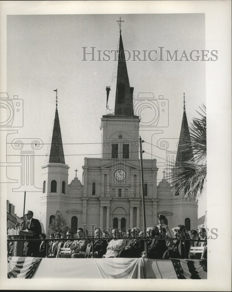 1965 Hurricane Betsy- Thanksgiving ceremony in Jackson Square. - Historic Images